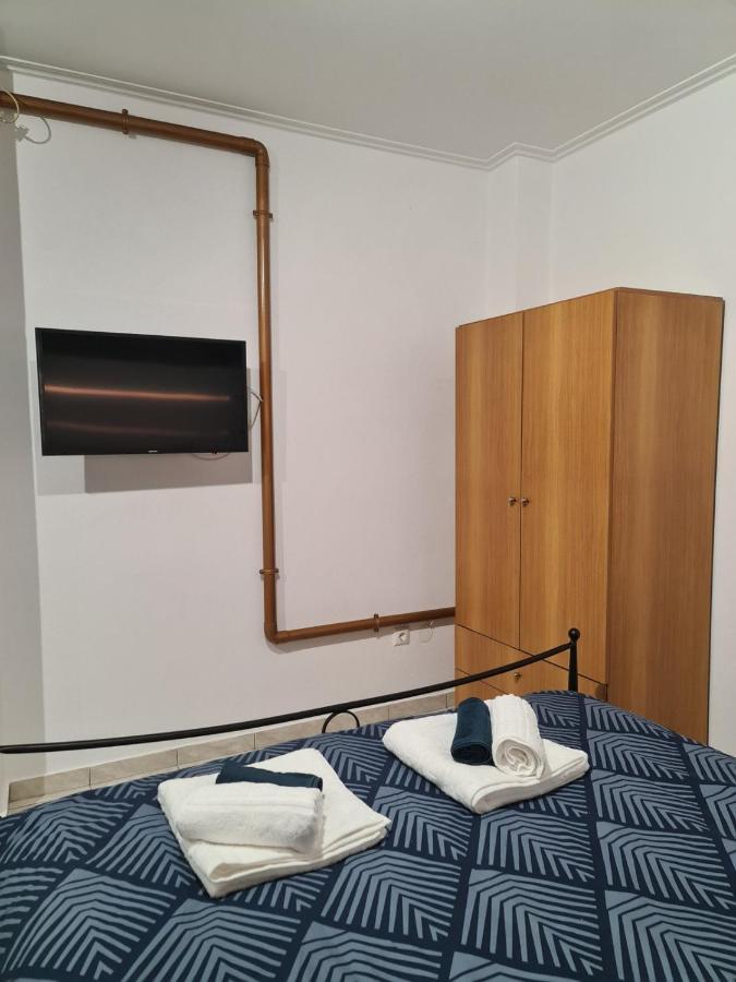 Studio V3St & Parking Larissa Bagian luar foto
