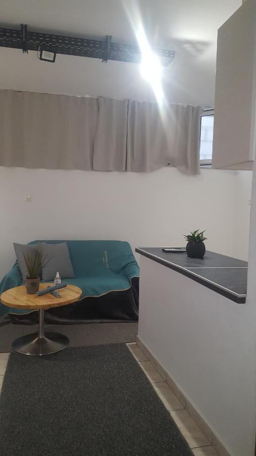 Studio V3St & Parking Larissa Bagian luar foto